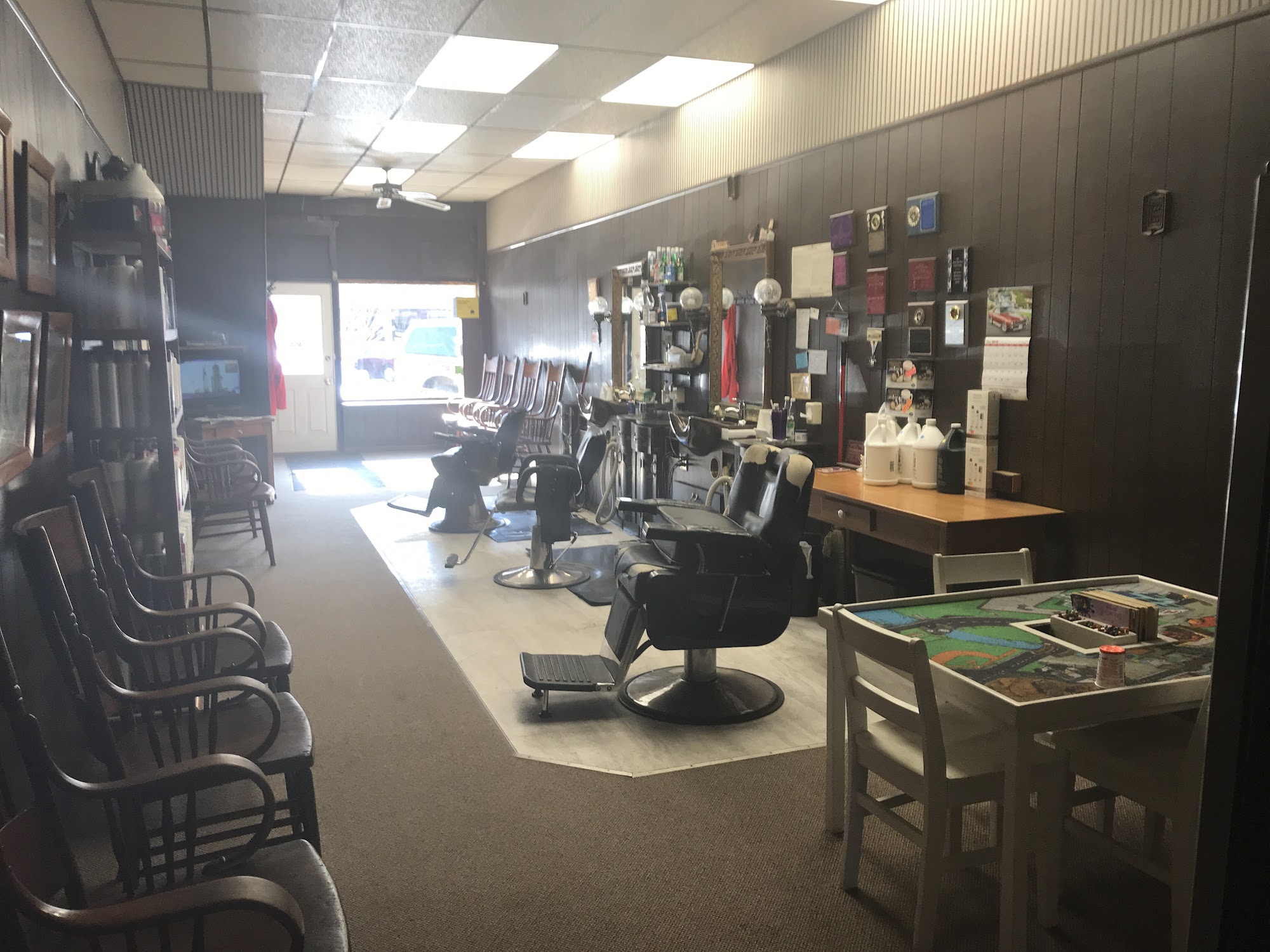 Barber Shop 117 N Sandusky Ave, Upper Sandusky Ohio 43351