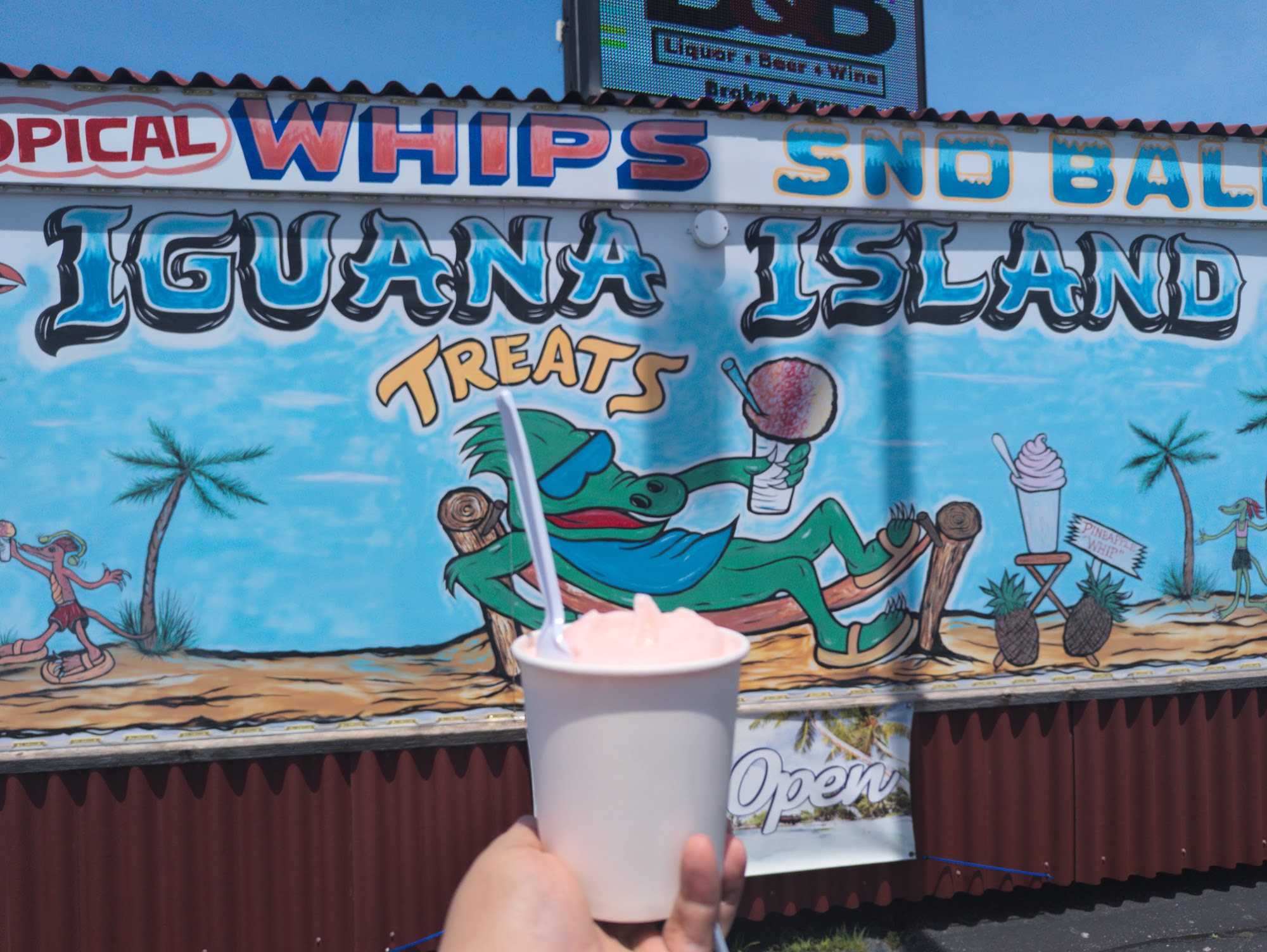 iguana island treats