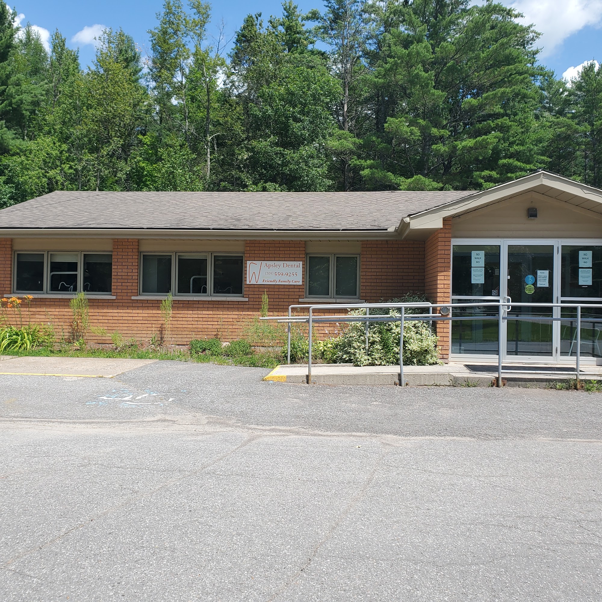 Apsley Medical Center 183 Burleigh St, Apsley Ontario K0L 1A0