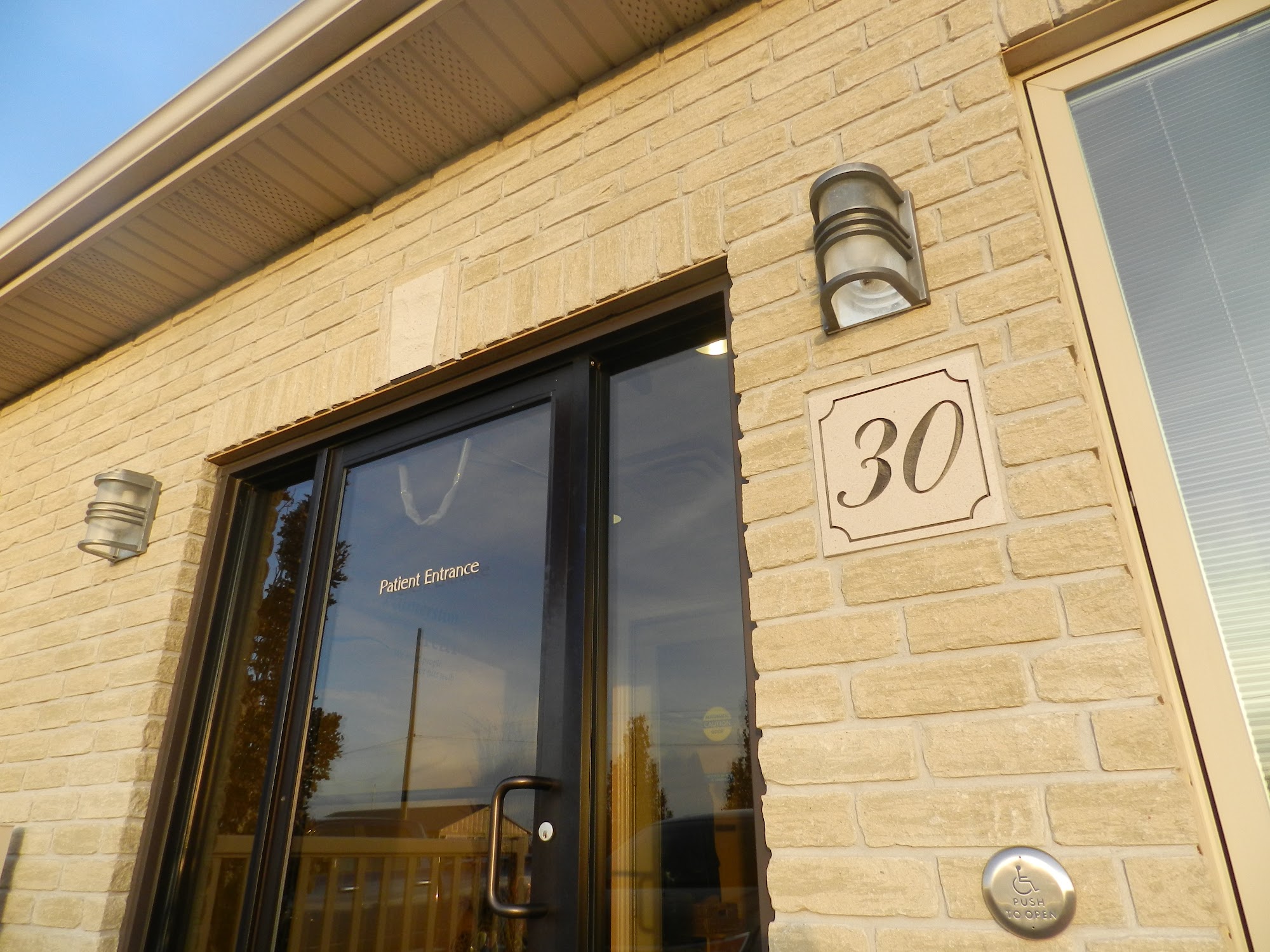 Palmerston Dental 30 Minto Rd, Palmerston Ontario N0G 2P0