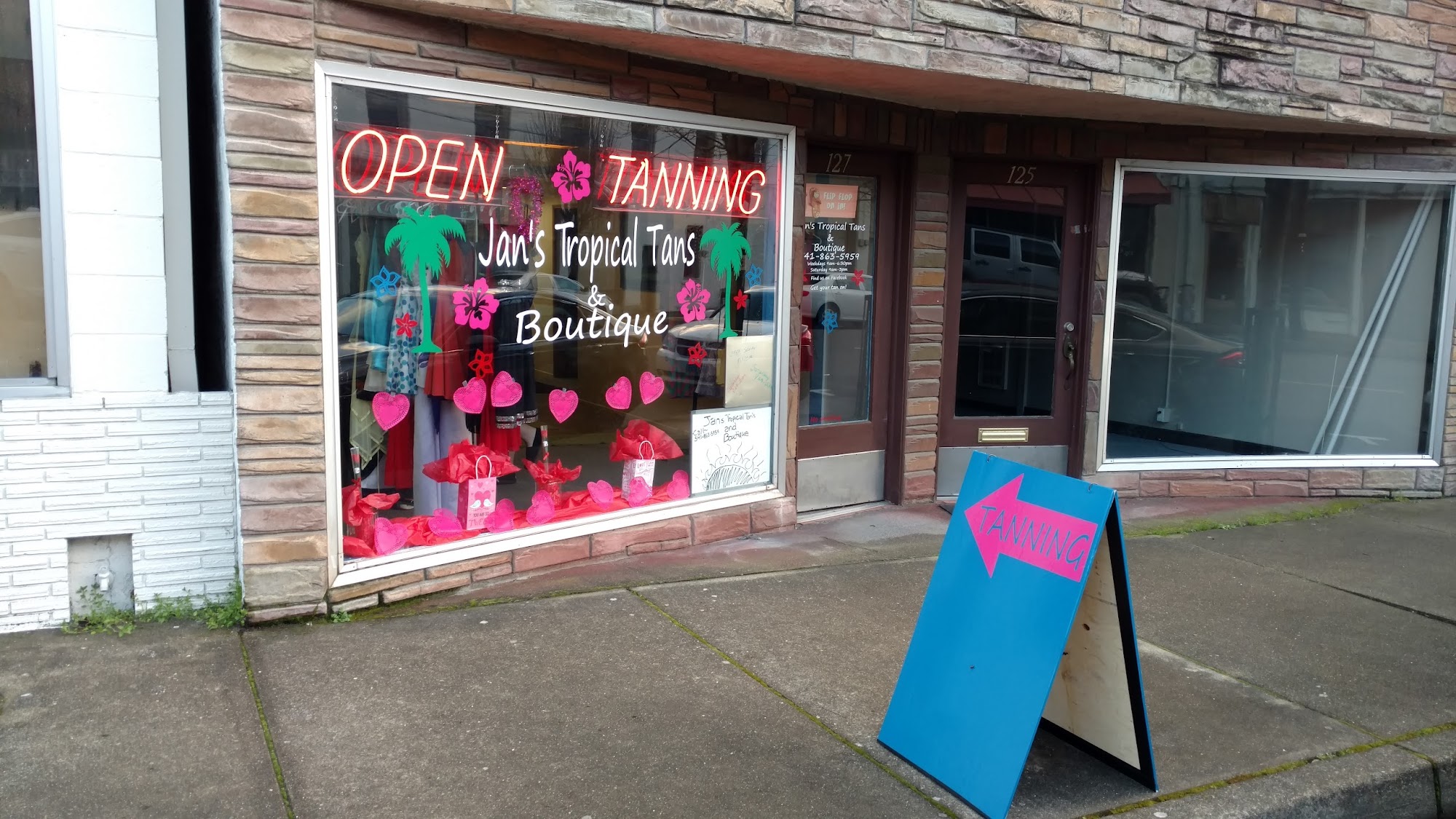 Jan's Tropical Tans & Boutique 127 NW 2nd Ave, Myrtle Creek Oregon 97457