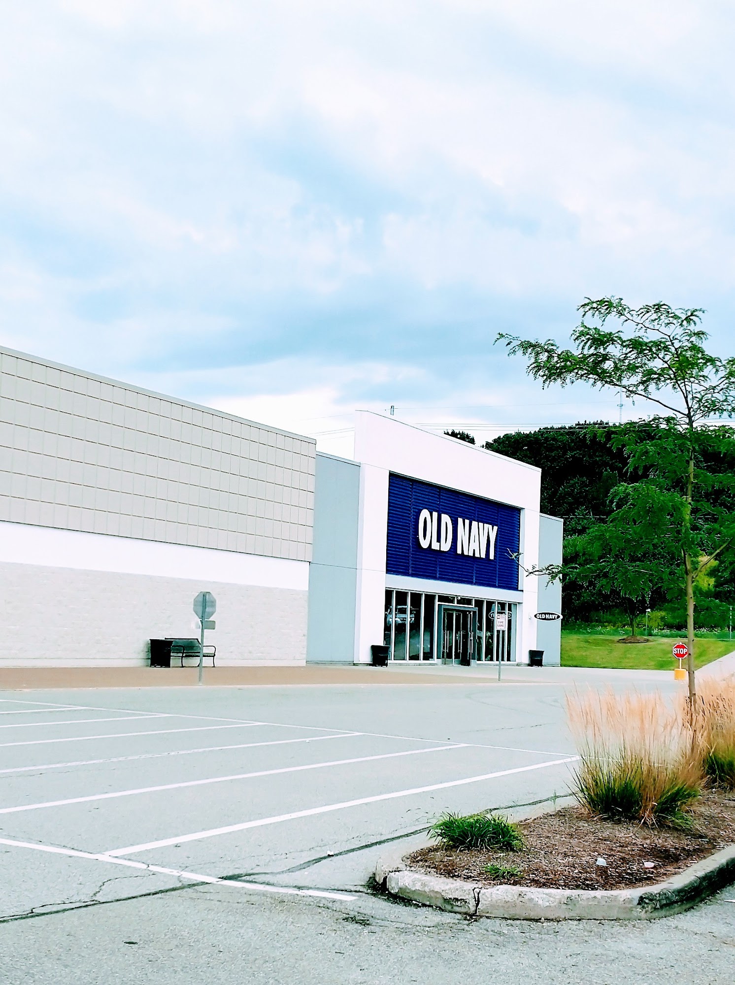 Old Navy Locations in Erie, PA - Loc8NearMe