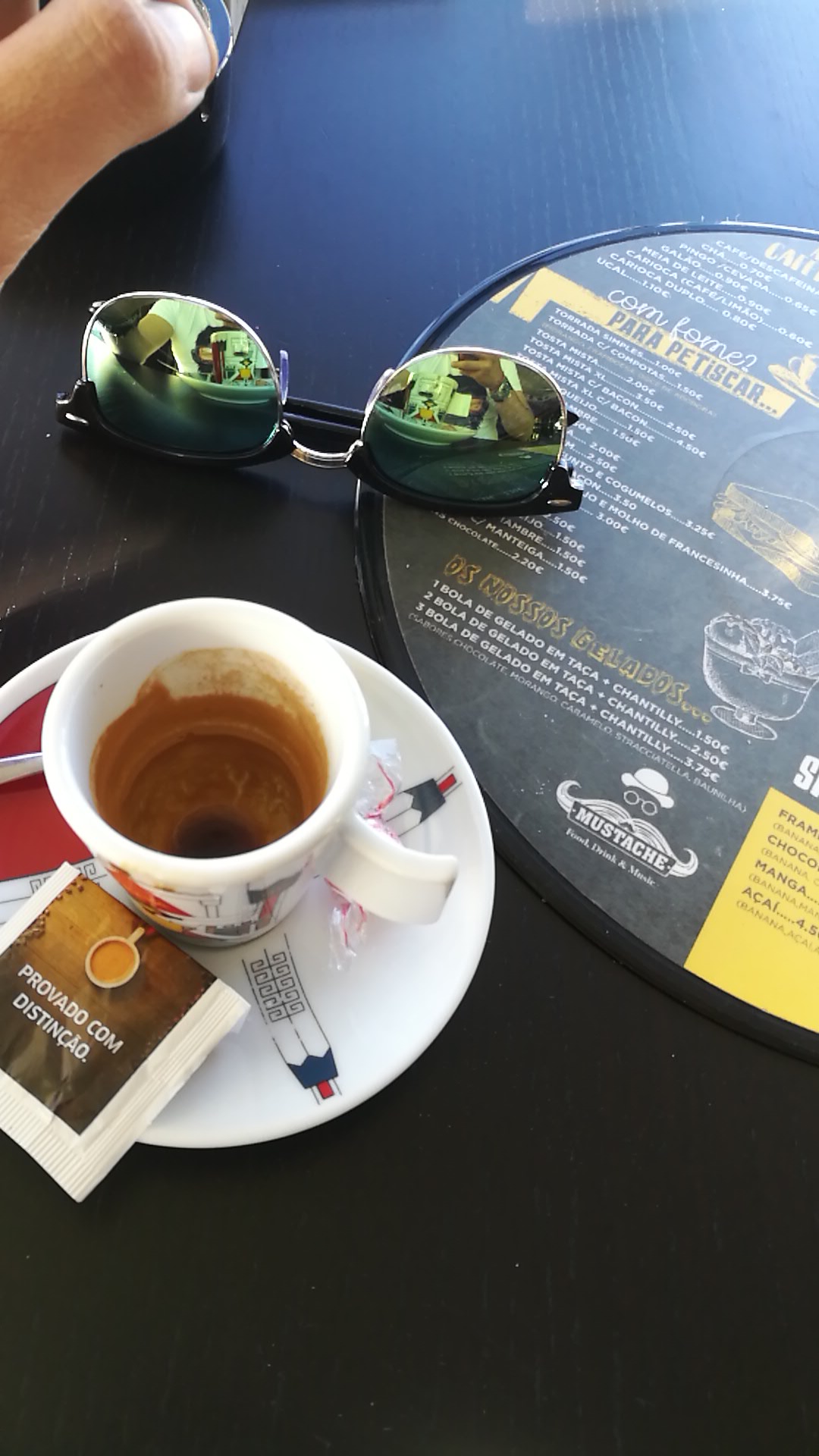 Mustache Av. Principal 4735