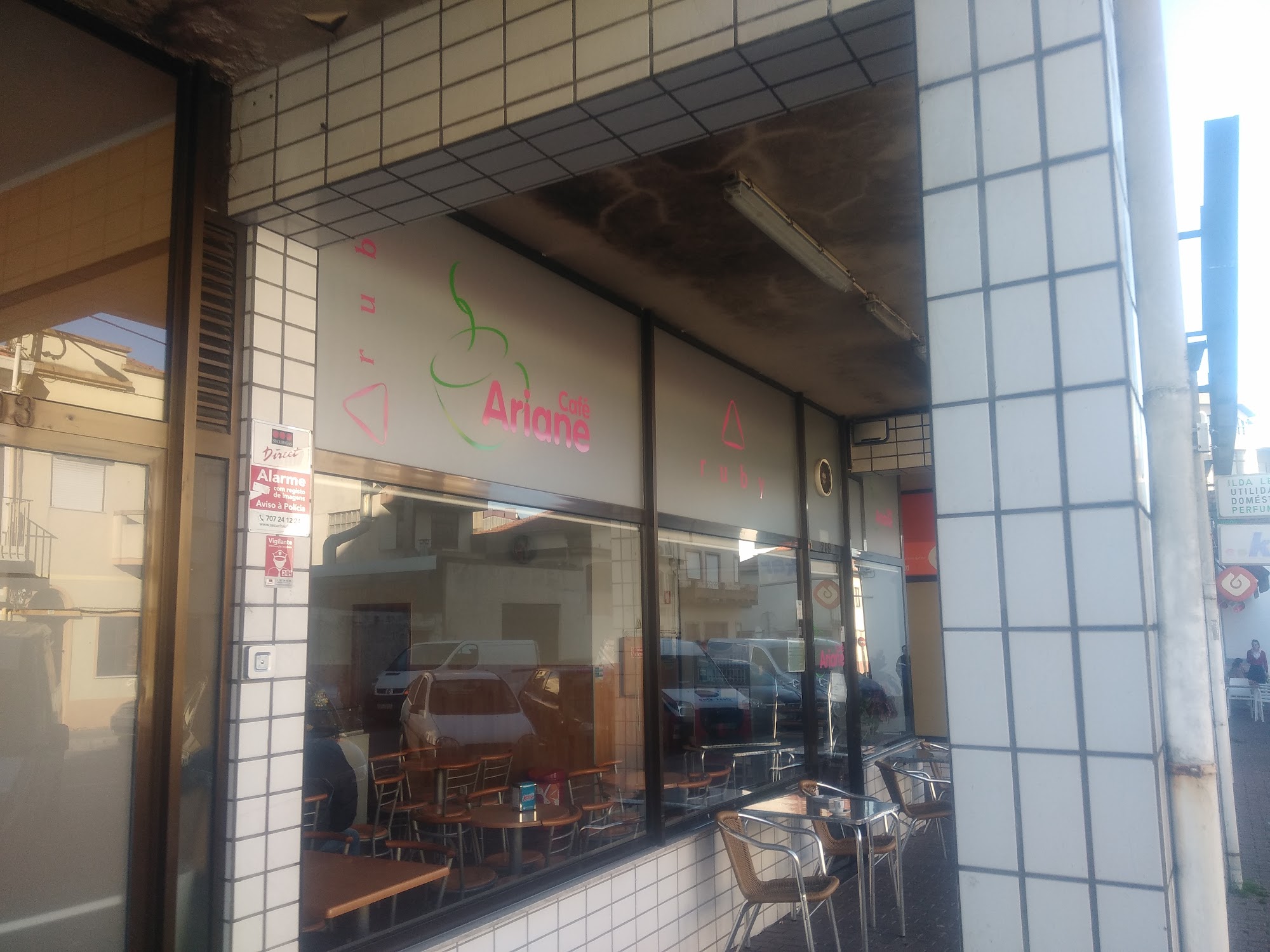 Café Ariane R. Gonçalo Mendes da Maia 198