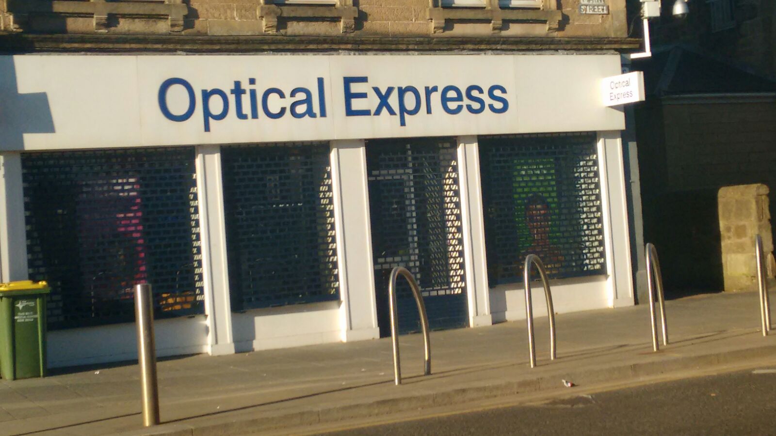 Optical Express Cataract Surgery & Opticians: Bellshill