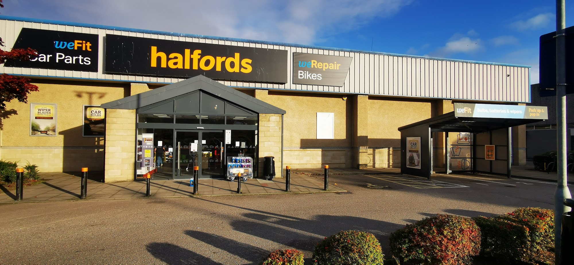 Halfords - Elgin