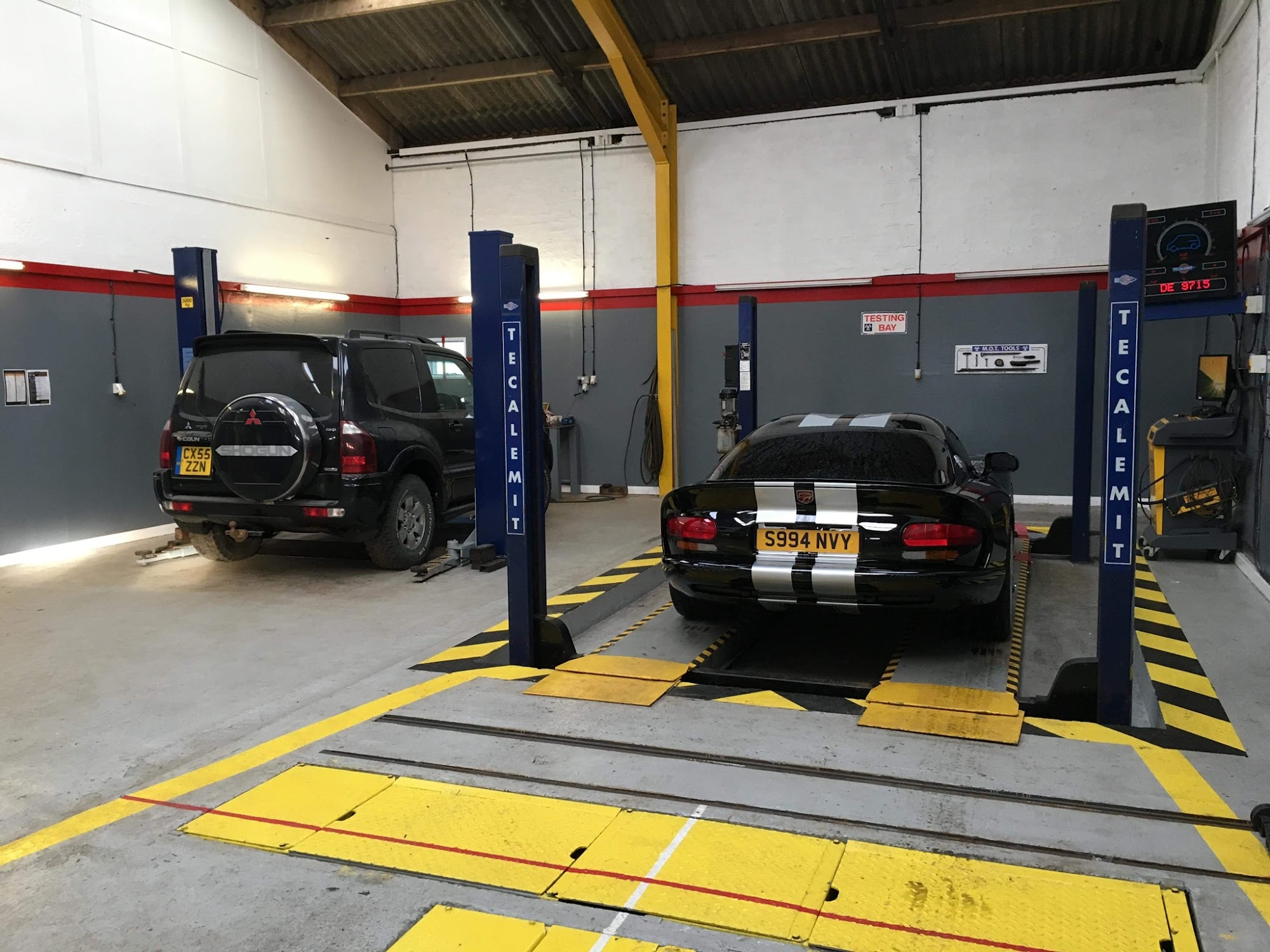 mmw Garage Services located at Tingwall