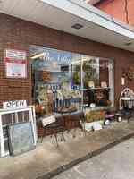 Village Antiques & Gifts