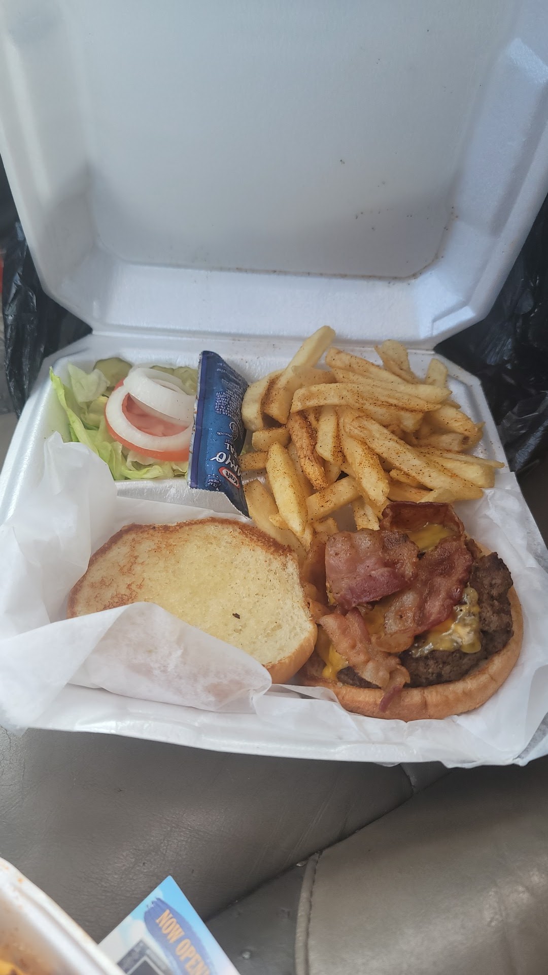 Yvonnes Famous Kitchen