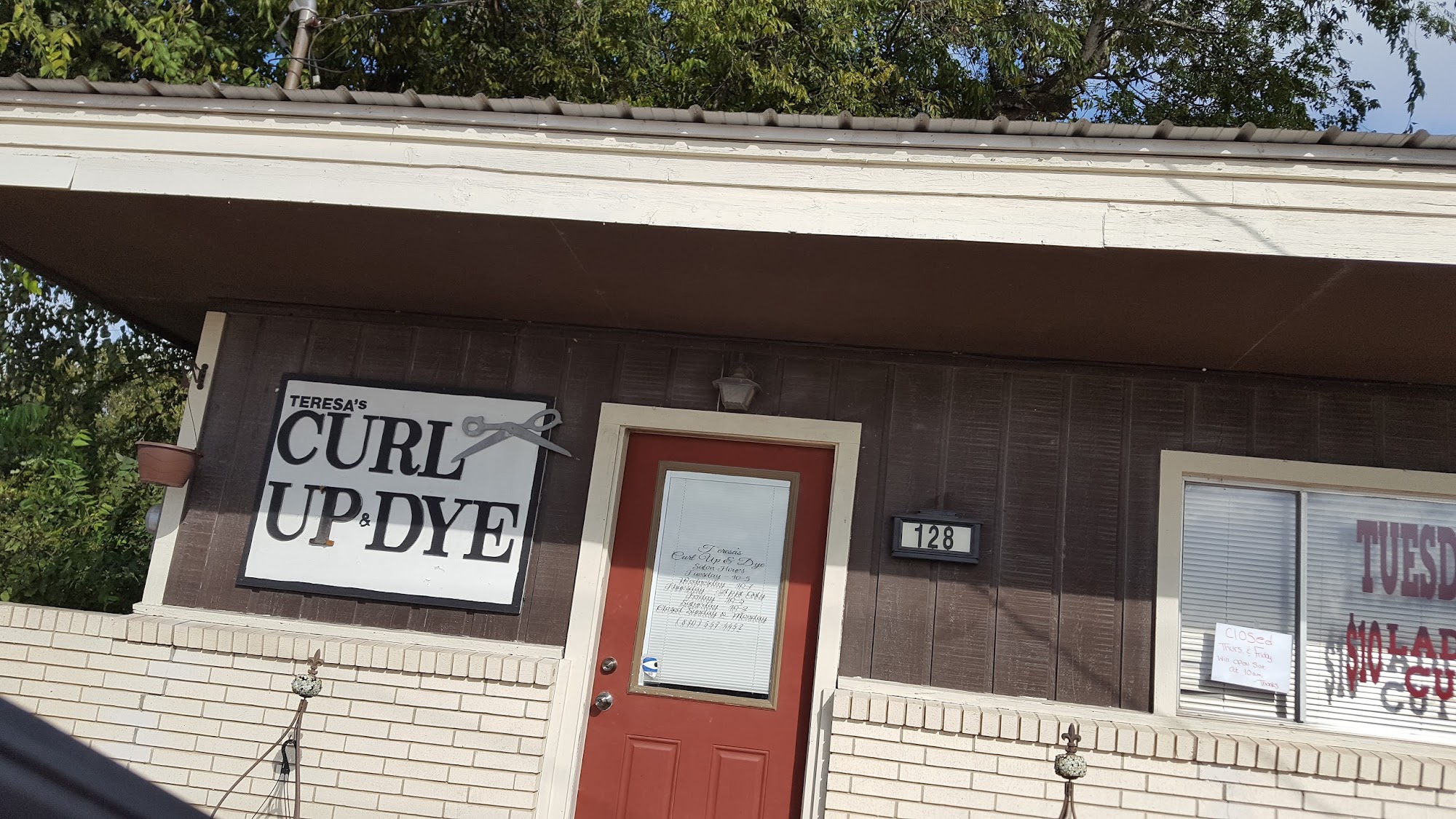 Teresa's Curl Up & Dye 128 Terminal Loop Rd, McQueeney Texas 78123