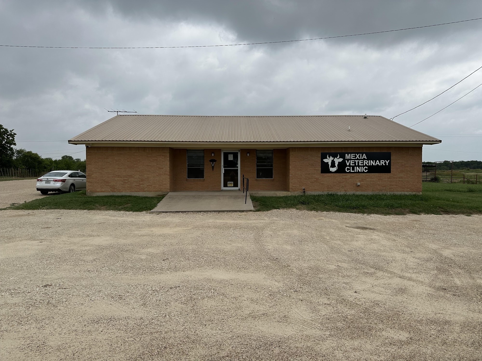 Mexia Veterinary Clinic 1338 State Hwy 171, Mexia Texas 76667