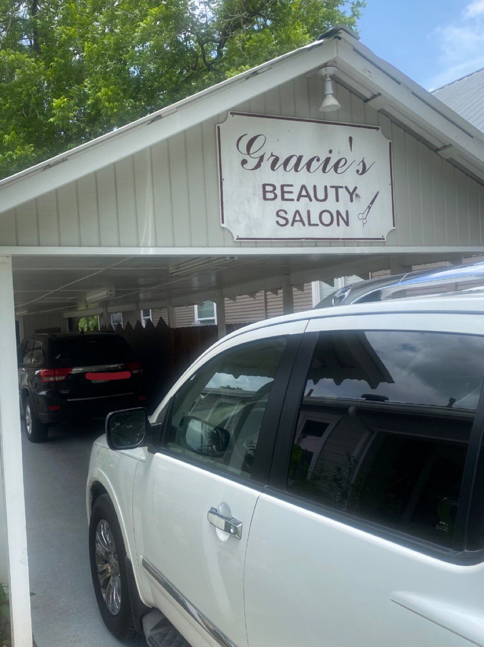 Gracie's Beauty Salon 615 San Antonio St, Pleasanton Texas 78064