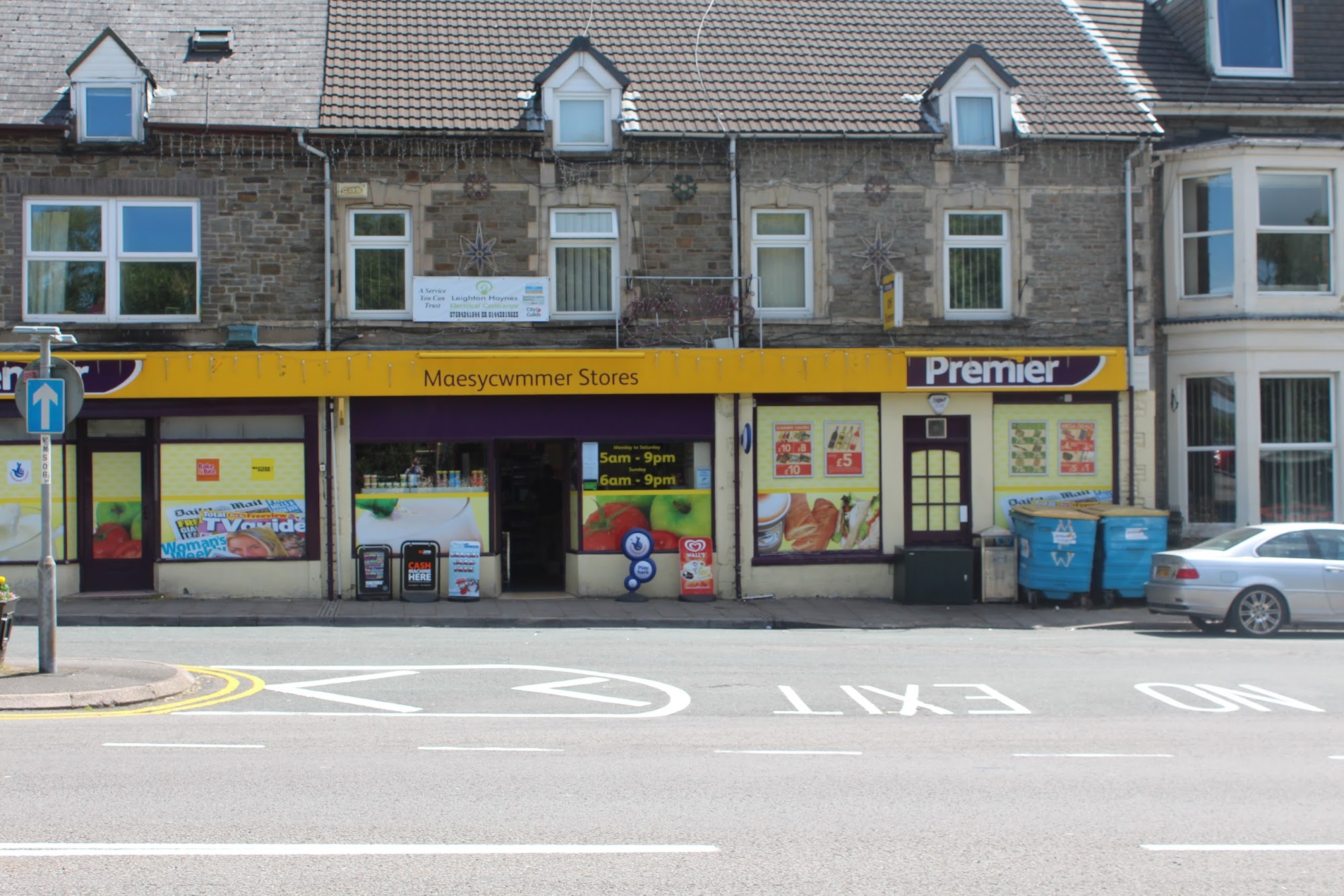 Maesycwmmer Stores