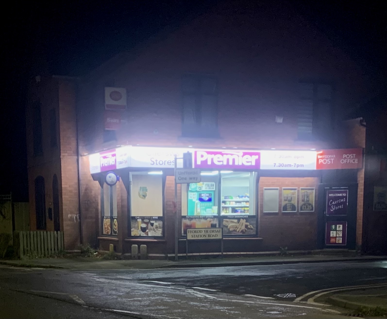 Premier caersws