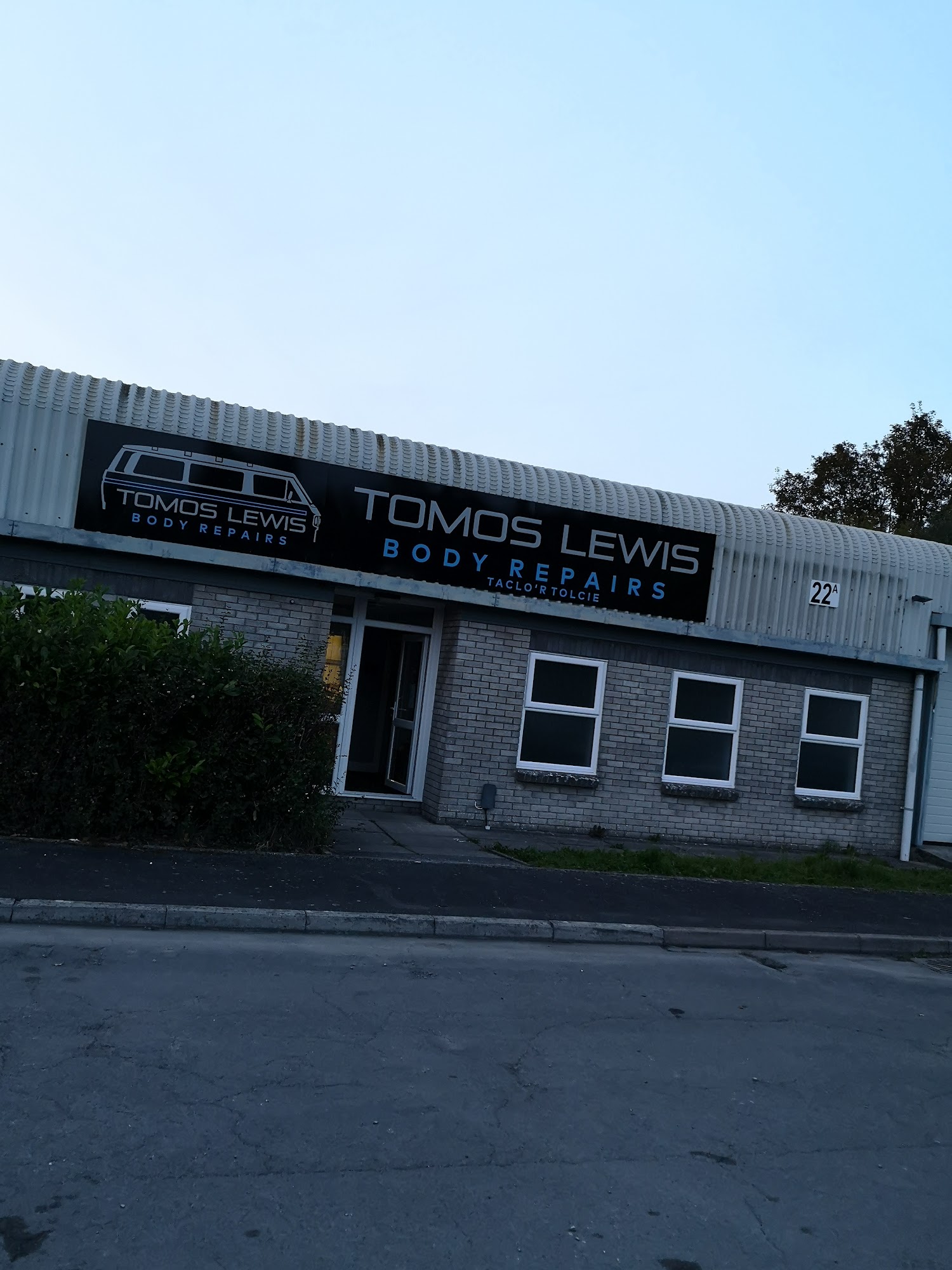 Tomos Lewis Body Repairs