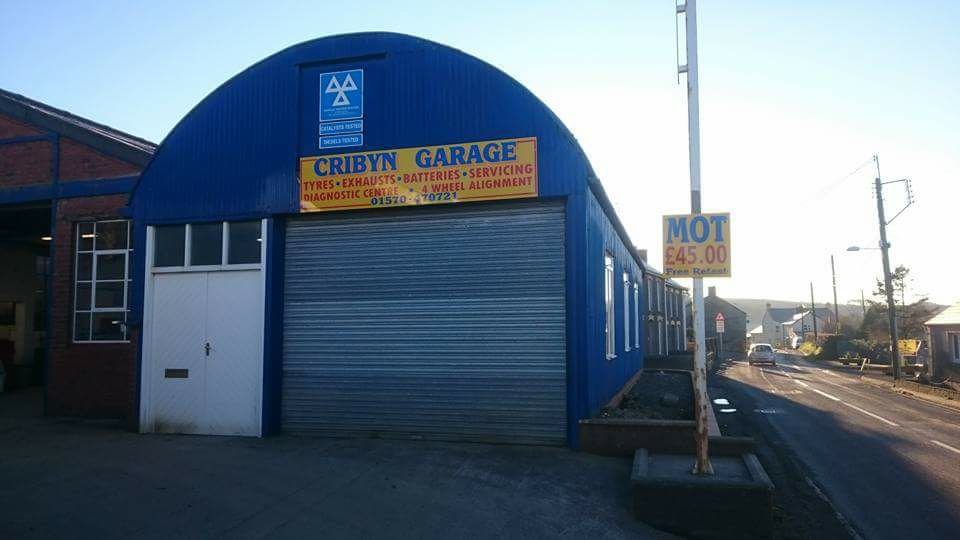 Cribyn Garage