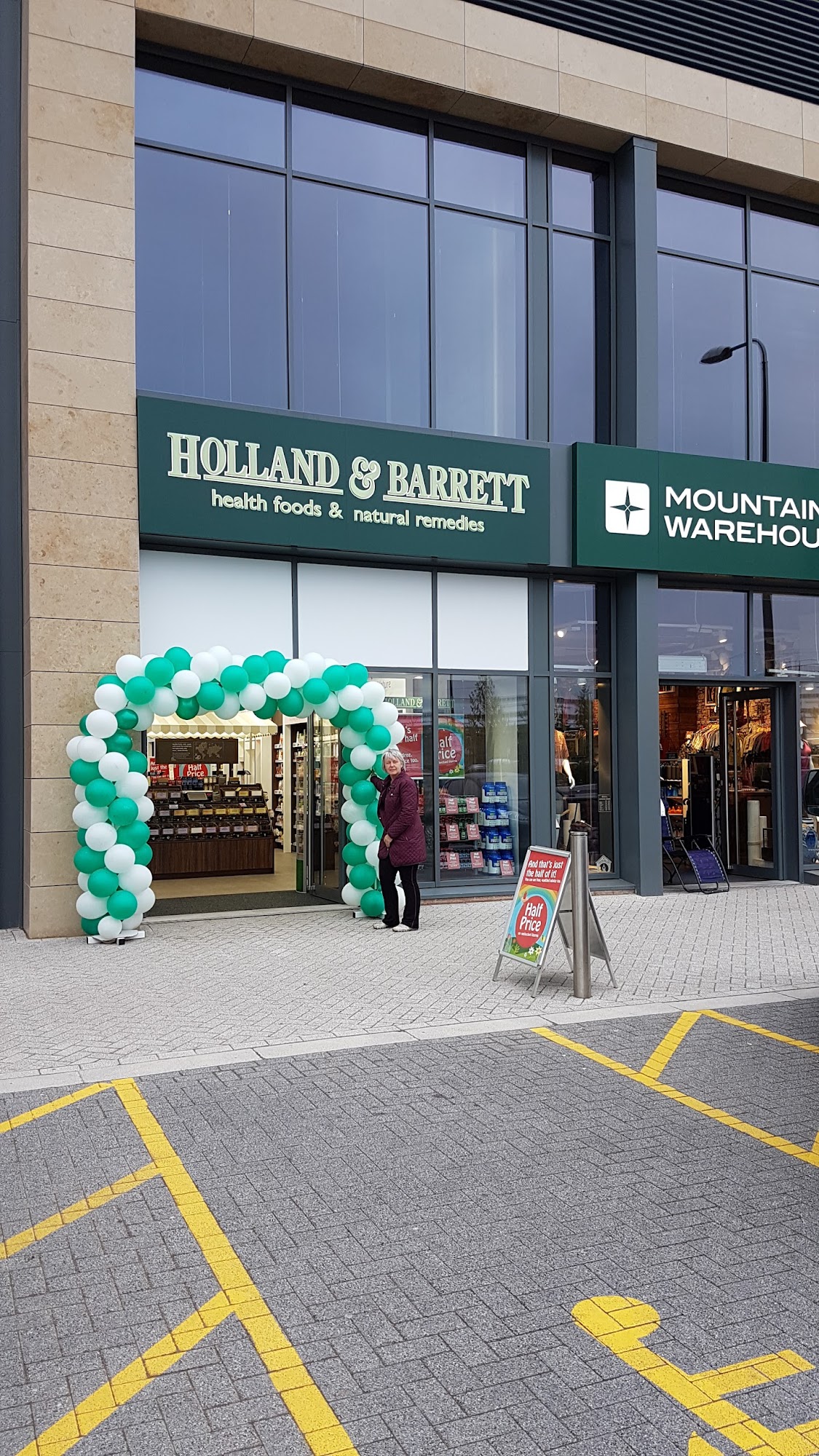 Holland & Barrett - Longbridge