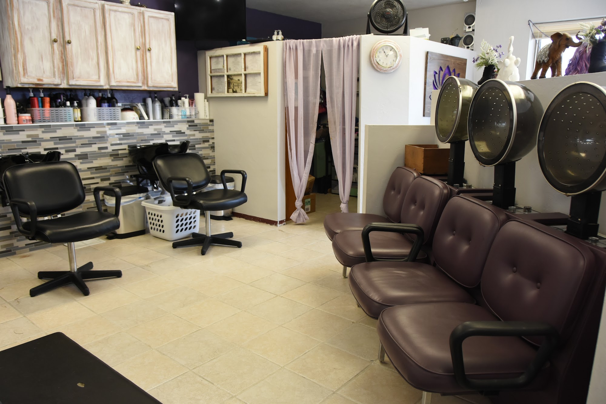 Headway Salon 821 Madison St, Little Chute Wisconsin 54140