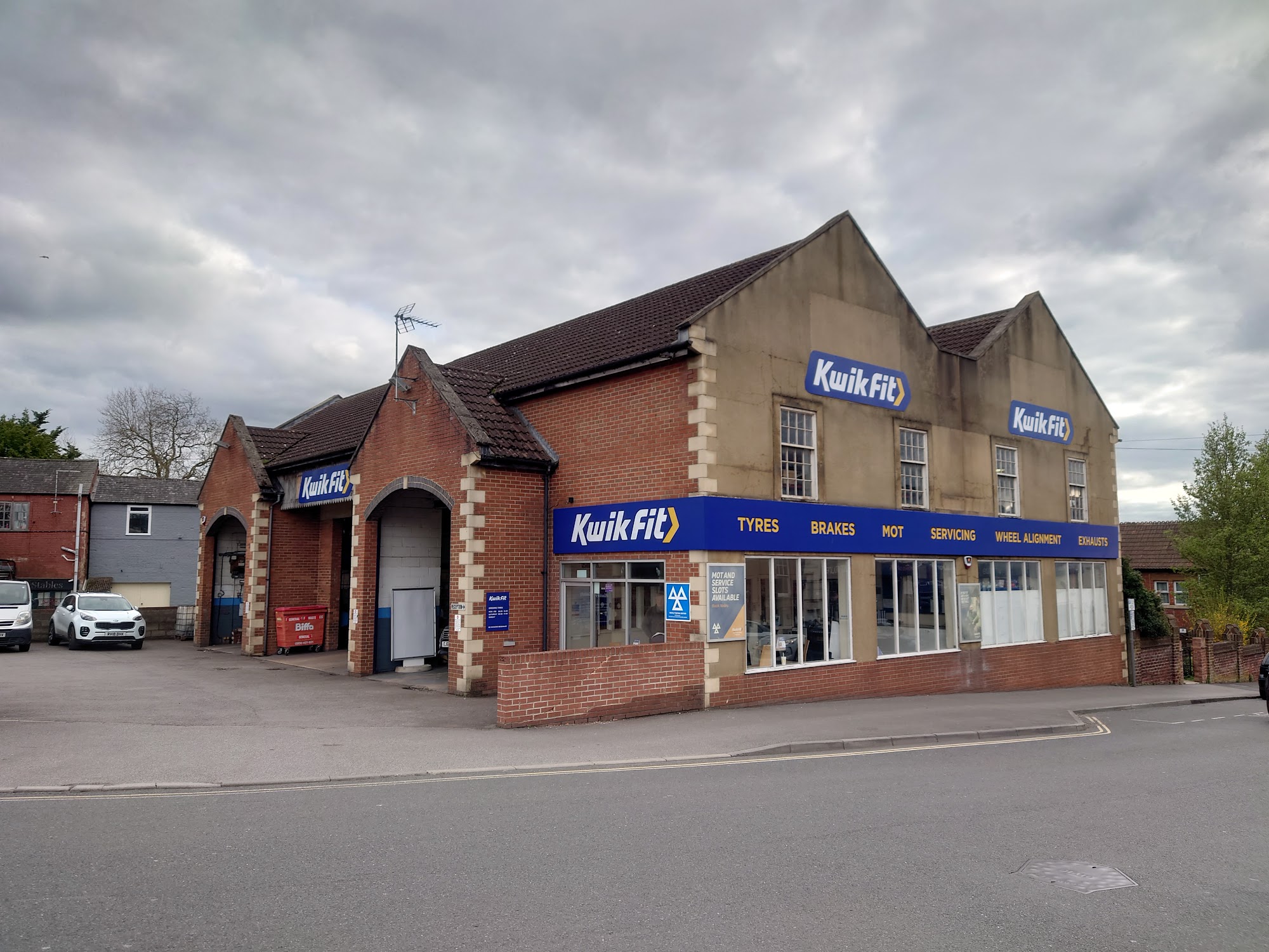 Kwik Fit - Chippenham - Station Hill