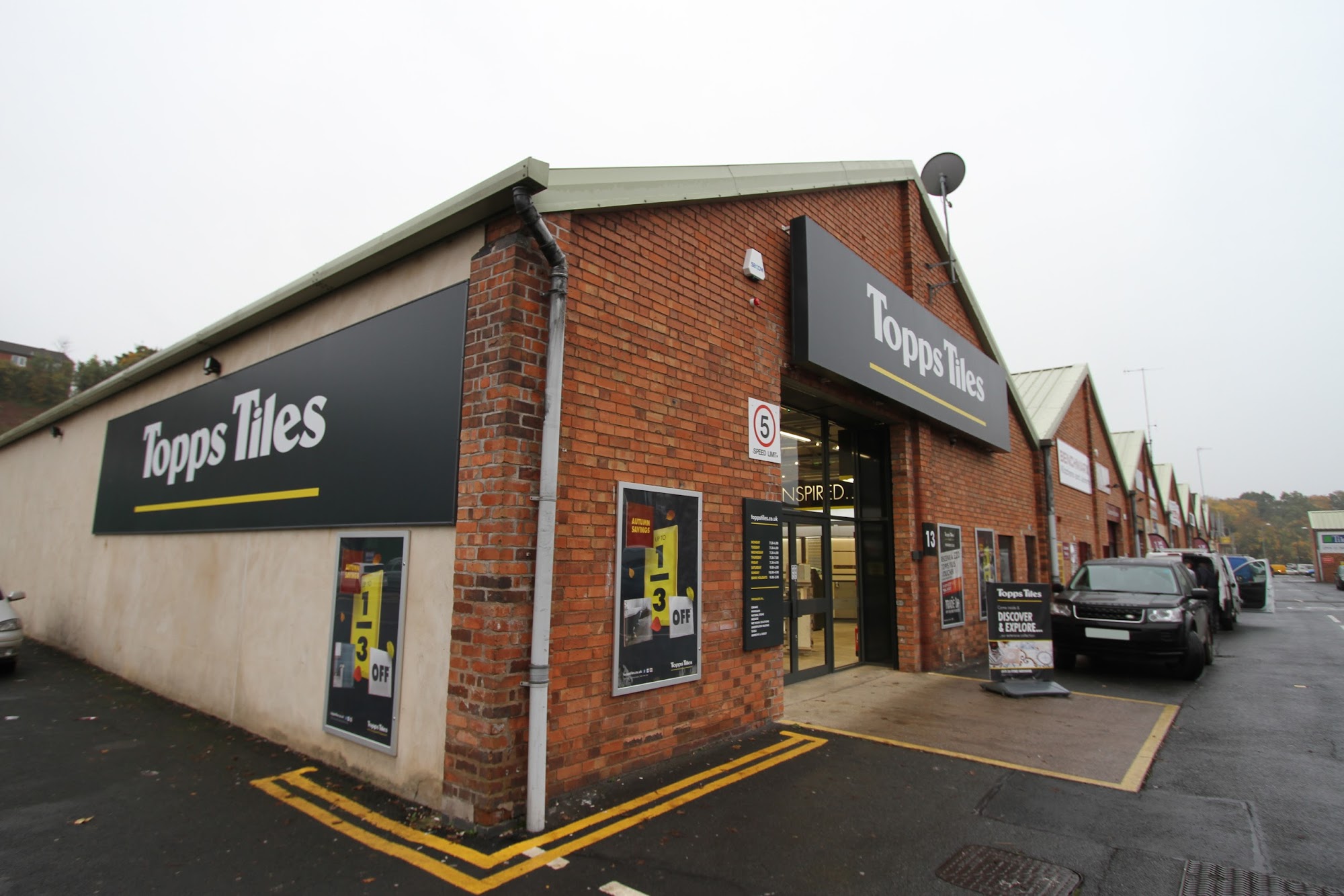 Topps Tiles Worcester - SUPERSTORE